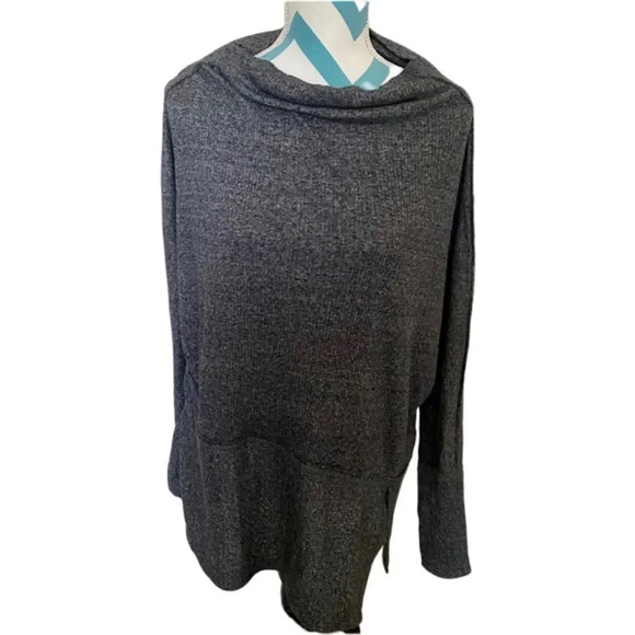 Free People We the Free Oversized Top EUC small - Picture 3 of 5